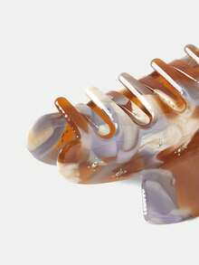 MOTF MICRO-INLAID ACETATE HAIR CLAW CLIP (RANDOM PATTERN) - Coffee and blue color mixing - View 7