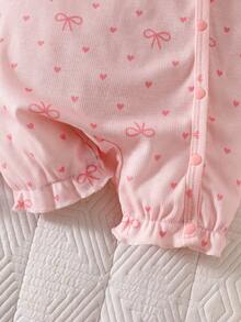 SHEIN 4件套新生女宝宝礼盒 | 粉色短袖连体衣+发带+围兜+手套，爱心蝴蝶结印花，荷叶边装饰，柔软亲肤，适合婴儿派对、聚会、拍照等场合 - 粉色 - 查看 8