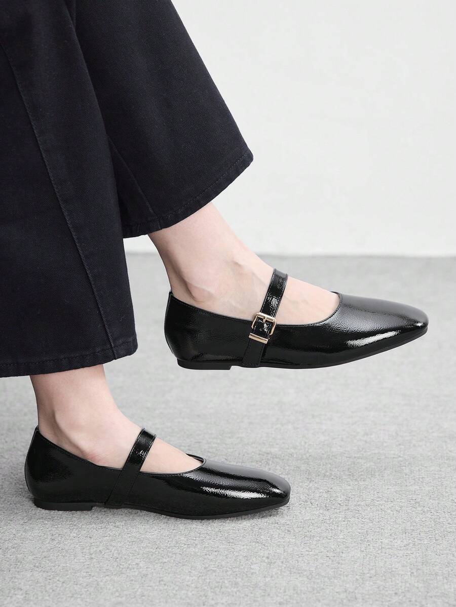 CUCCOO BIZCHIC 简约大方时尚百搭休闲通勤女式平底鞋 - 靜夜黑色 - 查看 1