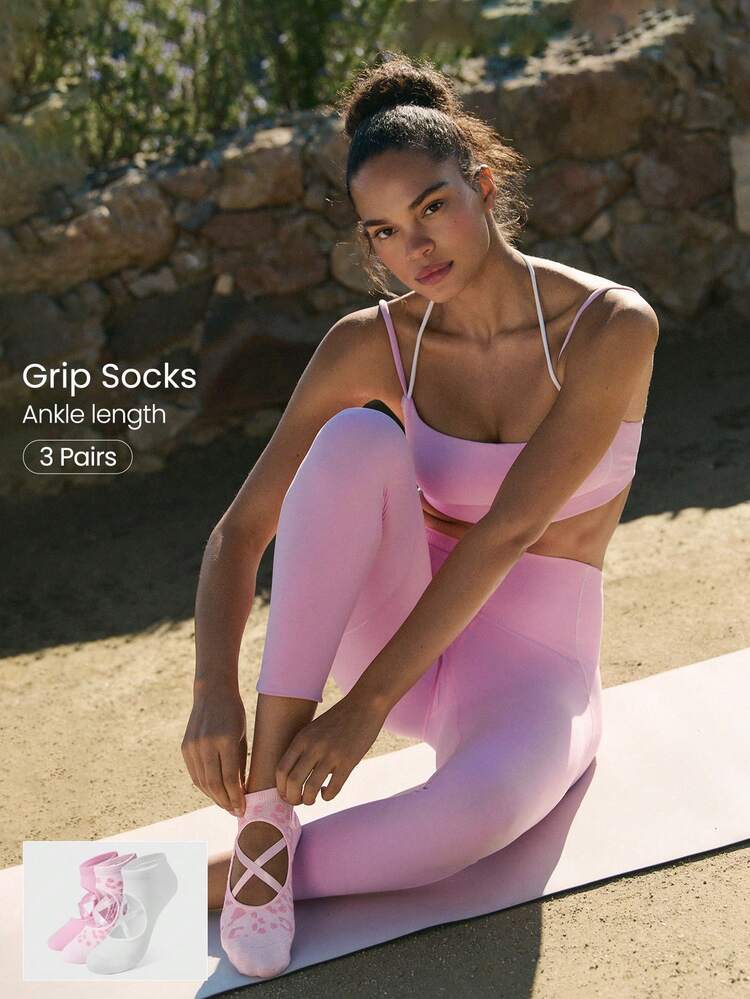 3 Pairs Anti-Slip Grips Strappy Seamless Toe Construction Ankle Yoga Pilates Black Socks