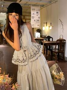 DAZY Women's V-Neck Sleeveless Open Front Lace Patchwork Striped Vest And Long Striped Skirt Two Pieces Vacation Set - Black and White - View 3