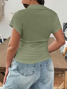 SHEIN Essnce 大码女式休闲POLO领舒适V领黑色短袖T恤，秋季女装，基础款T恤，曲线上衣，返校季，黑色上衣 - 薄荷綠 - 查看 2