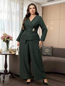 Modelyn Bộ 2 món thanh lịch dành cho nữ cỡ lớn, áo sơ mi dài tay nhún bèo kim loại và quần ống rộng - xanh quân đội - Xem 4