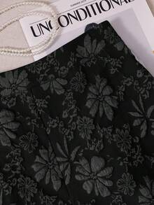 SHEIN LUNE 女士夏季时尚休闲提花短裤 女士夏季短裤 - 黑色 - 查看 4