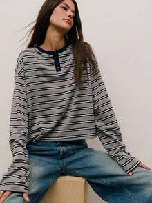 Nöista 休闲条纹亨利领上衣，宽松版型。适合春假、日常穿着、叠穿，舒适百搭，是春假造型、生日装扮、优雅造型以及从白天到夜晚的季节性穿搭的理想之选。 - 灰色 - 查看 4