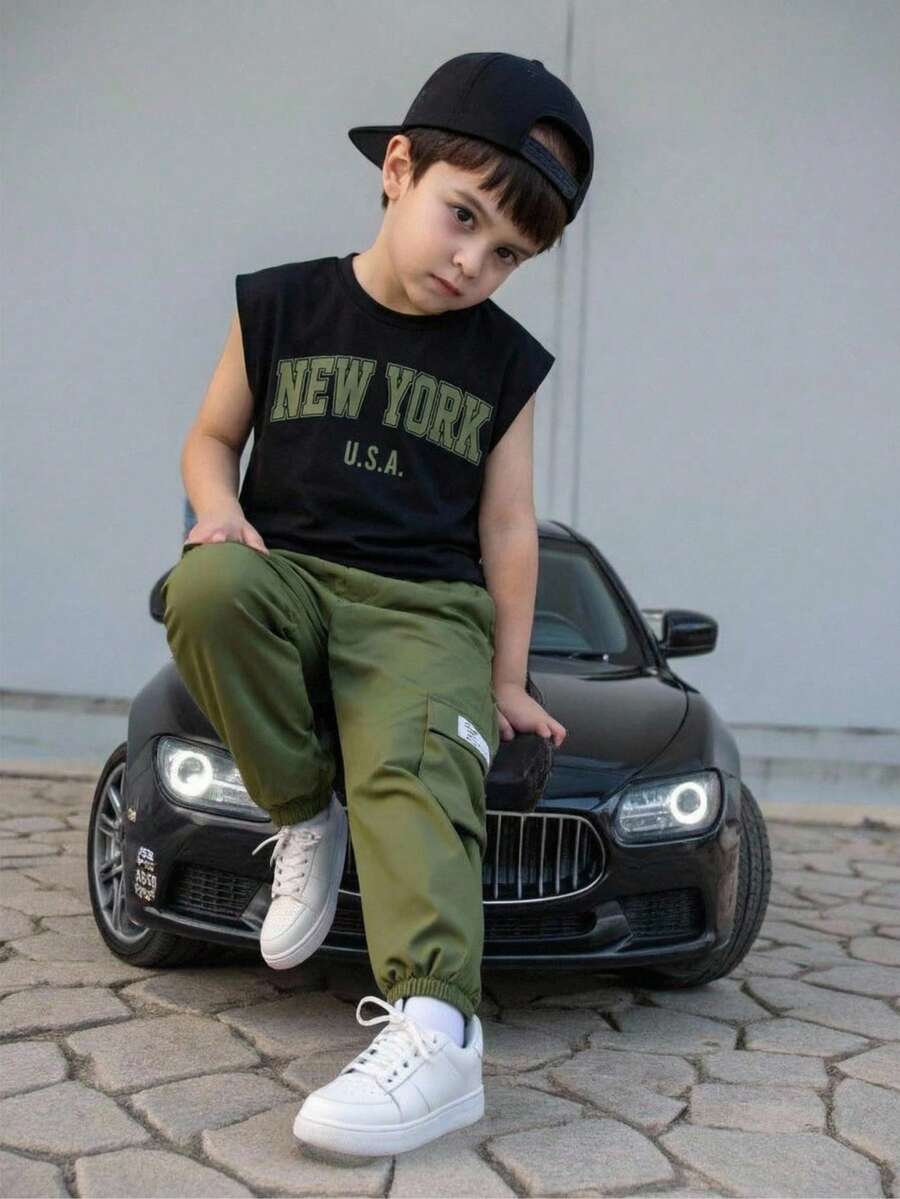 SHEIN 2 件套年轻男童休闲宽松无袖印花上衣和抽绳裤套装，百搭服装 - 彩色 - 查看 1