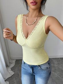 Rafferiza Débardeur élégant, délicat et sexy pour sortie en extérieur, en tricot texturé avec patchwork en dentelle, de couleur jaune clair, pour le printemps/été - Jaune citron - Voir 4