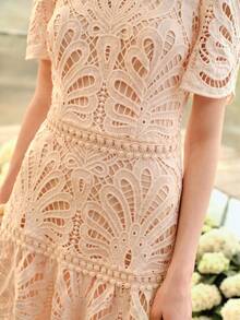 MOTF PREMIUM 女士刺绣圆领收腰A字连衣裙，春夏款 - 藕粉色 - 查看 3