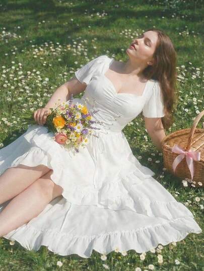 SHEIN MOD Plus Size Damklänning i vintage-stil med midjeknytning och lotuskant, vit