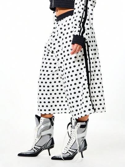 SUMWON WOMEN 超大款阔腿波点运动短裤，饰有撞色运动条纹，高腰宽松版型