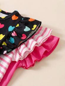 SHEIN Playful Pals 3件套彩色爱心条纹荷叶边圆领T恤上衣，柔软舒适，休闲可爱，春夏新品 - 彩色 - 查看 3