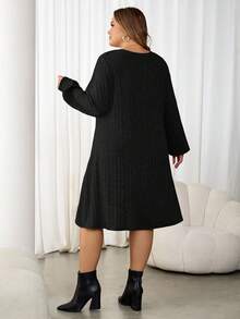 SHEIN CURVE+ Đầm ngắn tay dài cổ chữ V màu nâu, chất liệu dệt kim mềm mại, cỡ lớn dành cho nữ, thích hợp cho mùa thu đông. - màu đen - Xem 2