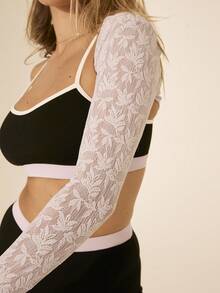 Aralina 蕾丝长袖修身短款披肩，适合搭配运动背心 - 淡紫色 - 查看 5