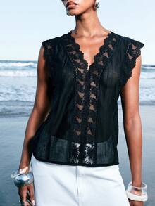 LYSMO 2026新款极简主义春夏女式背心/吊带衫，蕾丝透视设计，腰部系带细节，显瘦效果，适合日常通勤、休闲度假装扮，打造轻松自在的风格。外出上衣，度假/波西米亚风。 - 黑色 - 查看 6
