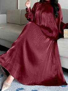 Dazy Plus Bộ đồ 2 mảnh thanh lịch dành cho nữ cỡ lớn mùa xuân/hè: Áo tay dài dáng rộng cổ buộc dây bằng vải chiffon và chân váy chữ A. - Màu Đỏ Sâu - Xem 1