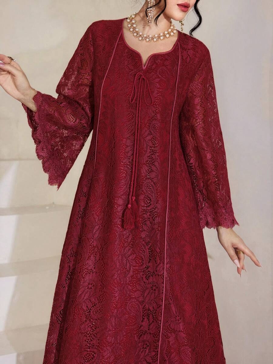 SHEIN Najma 方领蕾丝流苏七分袖喇叭形阿拉伯女式连衣裙 - 酒紅色 - 查看 1