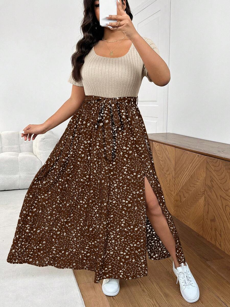 SHEIN Frenchy 大码夏季休闲碎花拼接高开衩连衣裙 - 咖啡棕 - 查看 1
