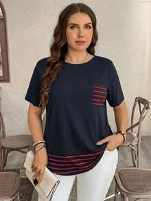 SHEIN LUNE Camiseta casual plus size listrada com detalhes em patchwork e bolsos em cores contrastantes. Estilo western. - Azul - Ver 5