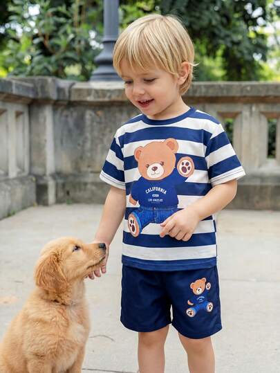 SHEIN 两件套男童可爱小熊印花条纹短袖T恤和短裤，夏季休闲装