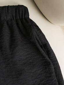 GlowEve 2件套 女士时尚夏季度假刺绣镂空系带露背吊带背心和刺绣口袋短裤 - 黑色 - 查看 4