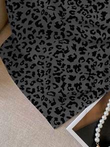 Resyla Women's Leopard Print Pattern Crew Neck Fitted Casual T-Shirt, Spring/Summer New Arrival Best Seller - Multicolor - View 3