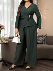 Modelyn Bộ 2 món thanh lịch dành cho nữ cỡ lớn, áo sơ mi dài tay nhún bèo kim loại và quần ống rộng - xanh quân đội - Xem 3