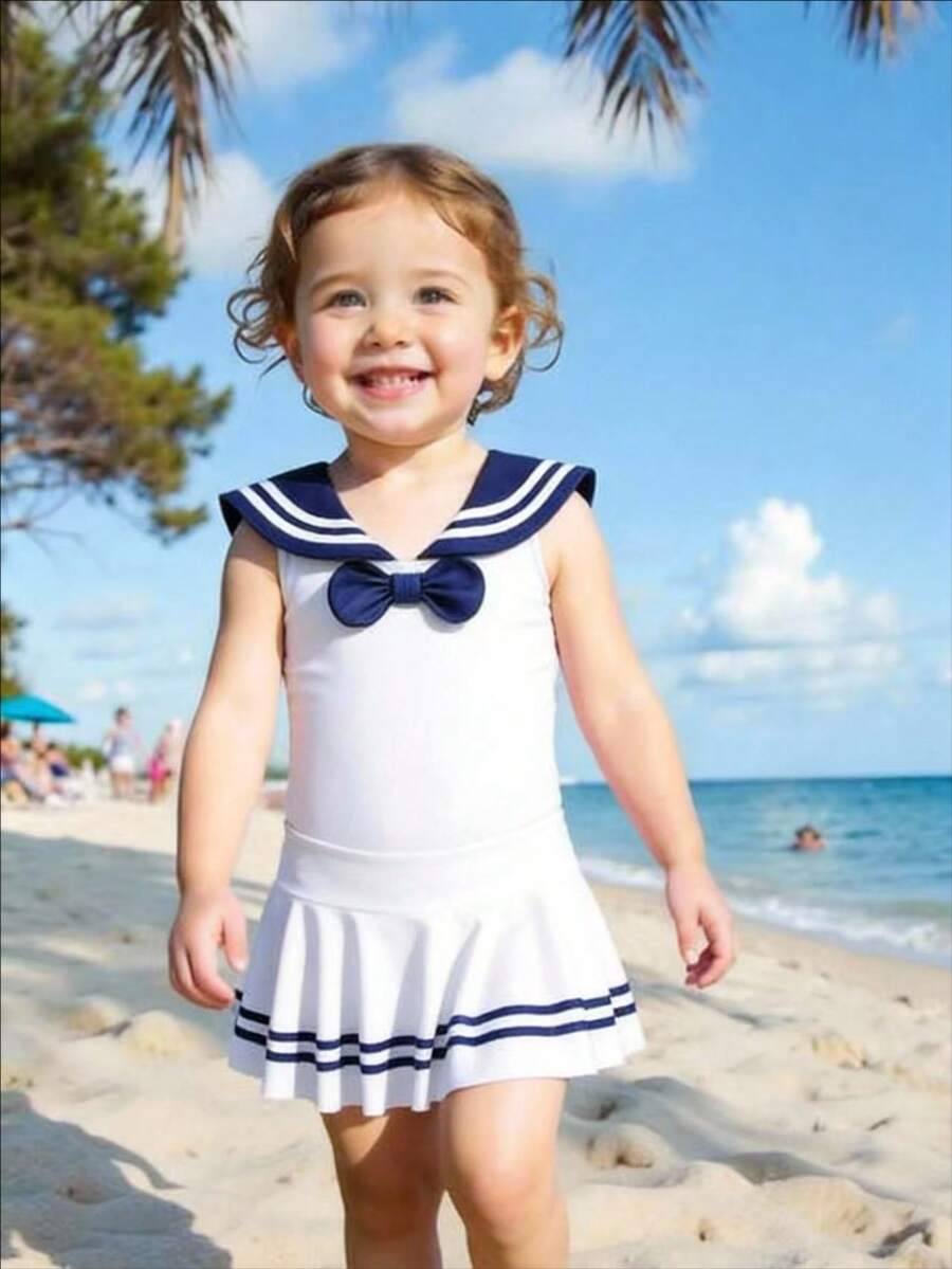 SHEIN 女婴沙滩装两件套，海军蓝领，立体褶皱裙摆，透气针织面料泳衣，适合沙滩、泳池、海边、冲浪度假、夏季旅行等场合。 - 白色 - 查看 1