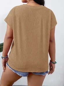 SHEIN LUNE 大码女式夏季休闲日常通勤简约百搭纯色纹理面料蝙蝠袖短袖上衣 - 卡其色 - 查看 2