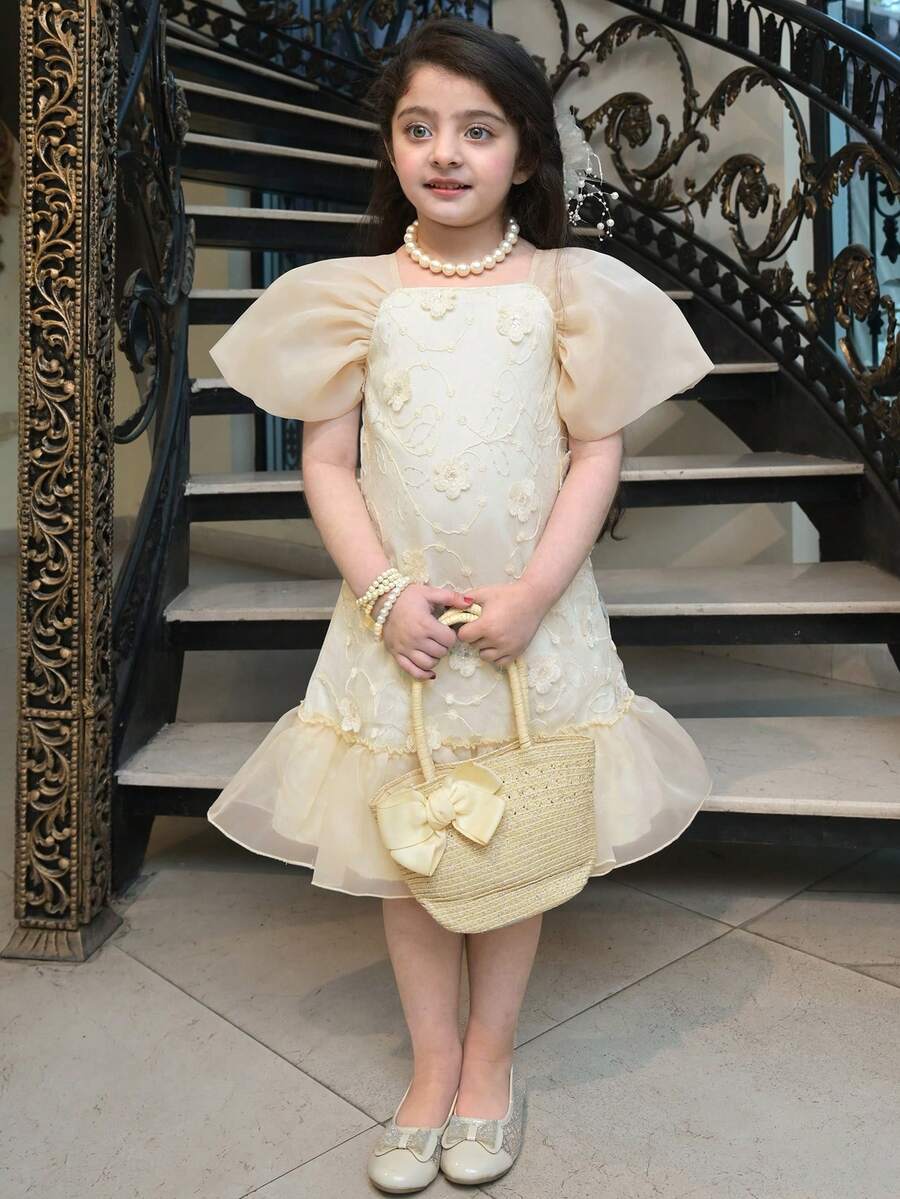 年轻女孩优雅方领3D立体花卉面料荷叶边下摆奢华连衣裙 - 杏色 - 查看 1