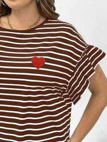 SHEIN Essnce 大码女装春夏时尚休闲宽松舒适日常百搭修身黑白条纹荷叶边爱心刺绣中长连衣裙，适合邮轮度假、教堂礼拜、机场穿搭，简约风格 - 棕色 - 查看 3