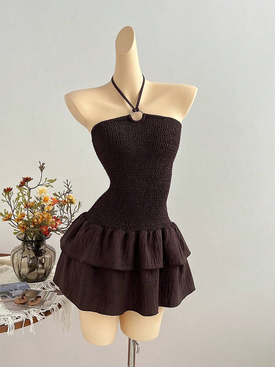 Elamini Vestido mini ajustado con tirantes finos y volantes en el bajo, silueta favorecedora, para primavera/verano y resort - Café - Ver 1