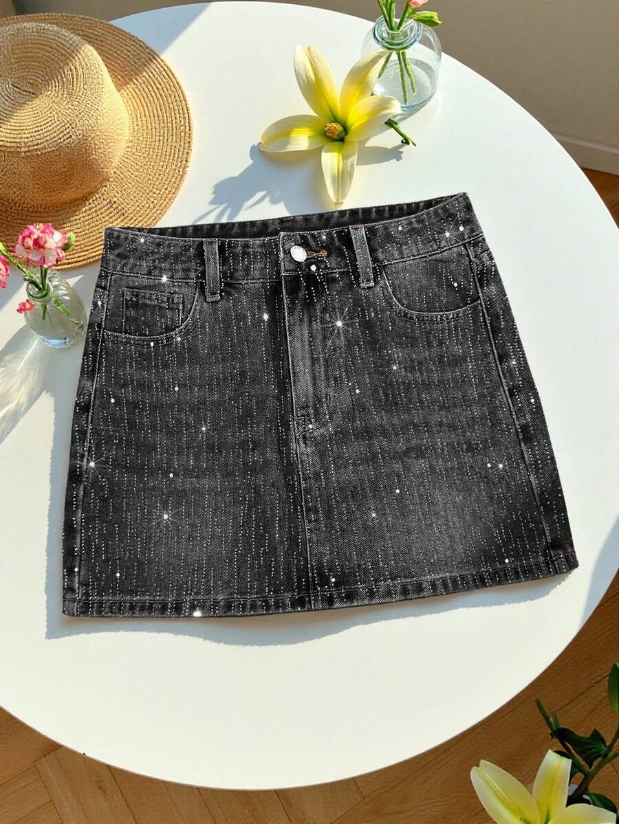 SHEIN EZwear Damen Große Größen Lässiger Denim Rock mit Strass-Verzierung, Mini, glitzernd, Frühling/Sommer, Karneval Damen Look 2026, Ausgehen, Elegante Party, Urlaub