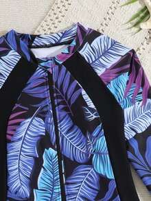 SHEIN 随机印花女童连体泳衣，夏季新品。黑色纯色拼接度假风，采用黑白棕榈树图案面料，贴身设计凸显身材，风格独特。黑白极简都市风，适合女孩度假、海滩、游泳、水上乐园等场合穿着。长袖拉链设计，方便穿脱，更好地保护皮肤。也适合冲浪。 - 彩色 - 查看 6