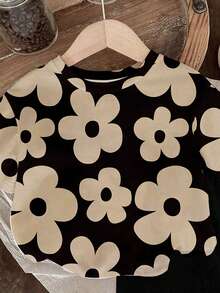 SHEIN Vintaside Kids 一套女婴休闲可爱碎花短袖圆领T恤和短裤套装，适合外出和度假，春夏季节穿着。 - 彩色 - 查看 3