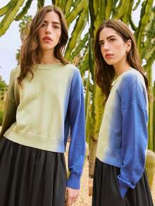 撞色针织毛衣，宽松版型，长袖设计，采用柔和的渐变色调。现代休闲风格，是春季穿搭和度假造型的理想之选。 - 綠色 - 查看 3