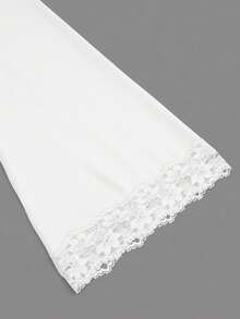 Sweetra Áo thun nữ cổ chữ V phối ren đan chéo, thích hợp cho đầu thu. - trắng - Xem 4