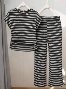 SHEIN LUNE 大尺碼 2 件組黑白條紋套裝 夏季曲線修身休閒居家服 抽繩下擺圓領 T 恤 寬腿褲 - 黑與白 - 查看 10
