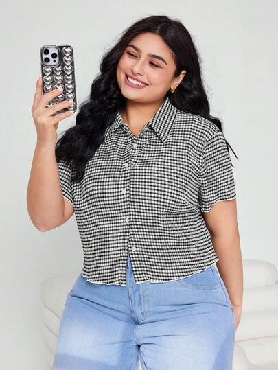 Solflare 春夏新款休闲百搭衬衫领短袖T恤，黑白纹理梭织面料，柔软舒适，短款宽松版型，尺码齐全，适合日常穿着、通勤、派对、婚礼、音乐节、返校季、度假、街头穿搭、户外探险等场合。