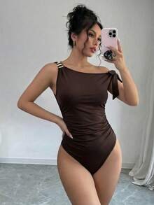 Pariaura 2026新款巧克力棕色单肩褶皱连体衣，女士修身无袖上衣，饰有金色链条和蝴蝶结，适合派对、夜店、度假、晚宴、约会等场合穿着。 - 巧克力棕 - 查看 4