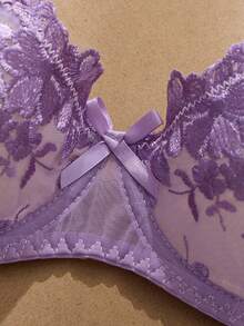 两件套网纱刺绣女士内衣套装 - 紫丁香色 - 查看 5