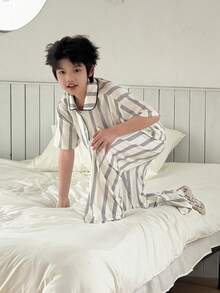 DAZY 男童落肩短袖纽扣条纹休闲宽松睡衣套装 - 白色 - 查看 4