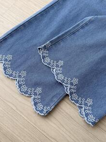 SHEIN 2pcs Tween Girls Spring Summer Retro Geometric Floral Embroidered Ruffled Hem Sleeveless Denim Top And Wide Leg Pants Set,Girls Summer Vintaside Style Two Pieces Outfits, Sweet Fashion Floral Embroidery, Comfortable Pleated Hem Design, Versatile And Minimalist For Daily Wear - Medium Wash - View 3