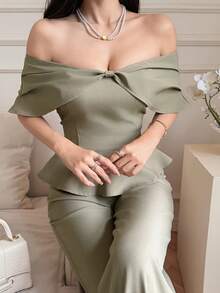 DAZY Setelan 2 Potong Wanita Elegan Warna Polos, Atasan Camisole Bahu Terbuka dengan Hiasan Ruffle dan Celana Panjang Lebar, Musim Panas - Hijau - View 1