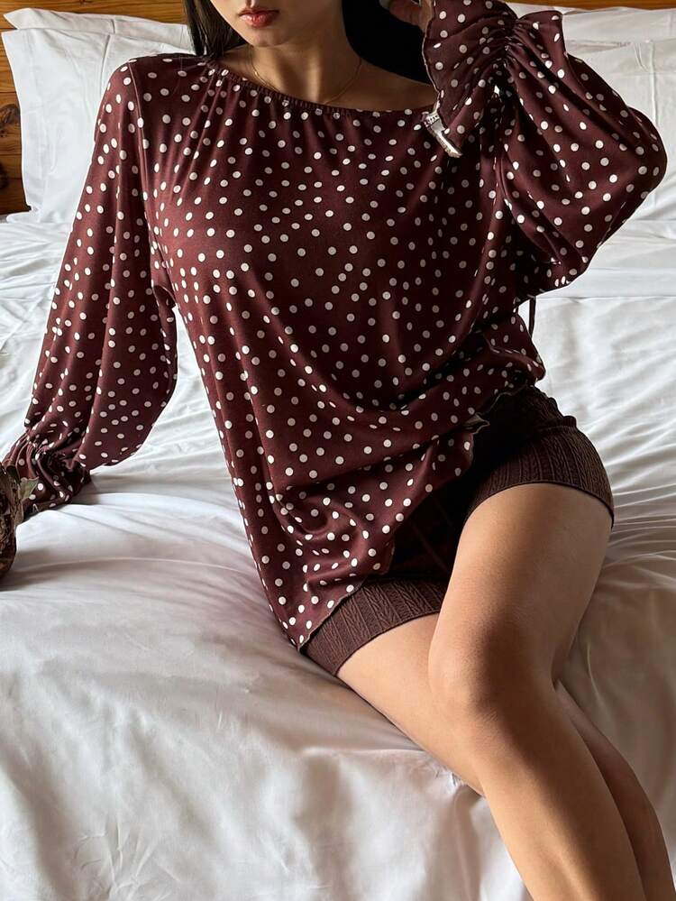 Polka Dot Print Loose Asymmetrical Shoulder Top & Super Short Fitted Pajama Pants Women Sleepwear Set