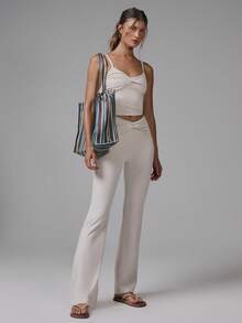 Musera Sport 扭结前襟细节长款紧身运动上衣，适合运动健身、健身房、普拉提、日常休闲等各种场合，香蕉布丁夏季款 - 卡其色 - 查看 5