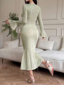 DAZY Women's Elegant Floral Textured Asymmetric Flare Sleeve T-Shirt And Fish Tail Hem Skirt 2-Piece Set, Spring/Summer - Green - View 2