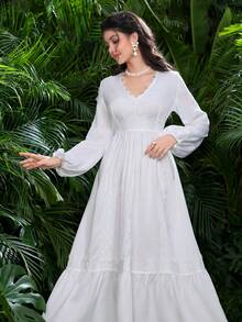 Modelyn Đầm nữ cổ chữ V phối ren, tay phồng, eo thắt, khóa kéo, gấu xòe. - trắng - Xem 6