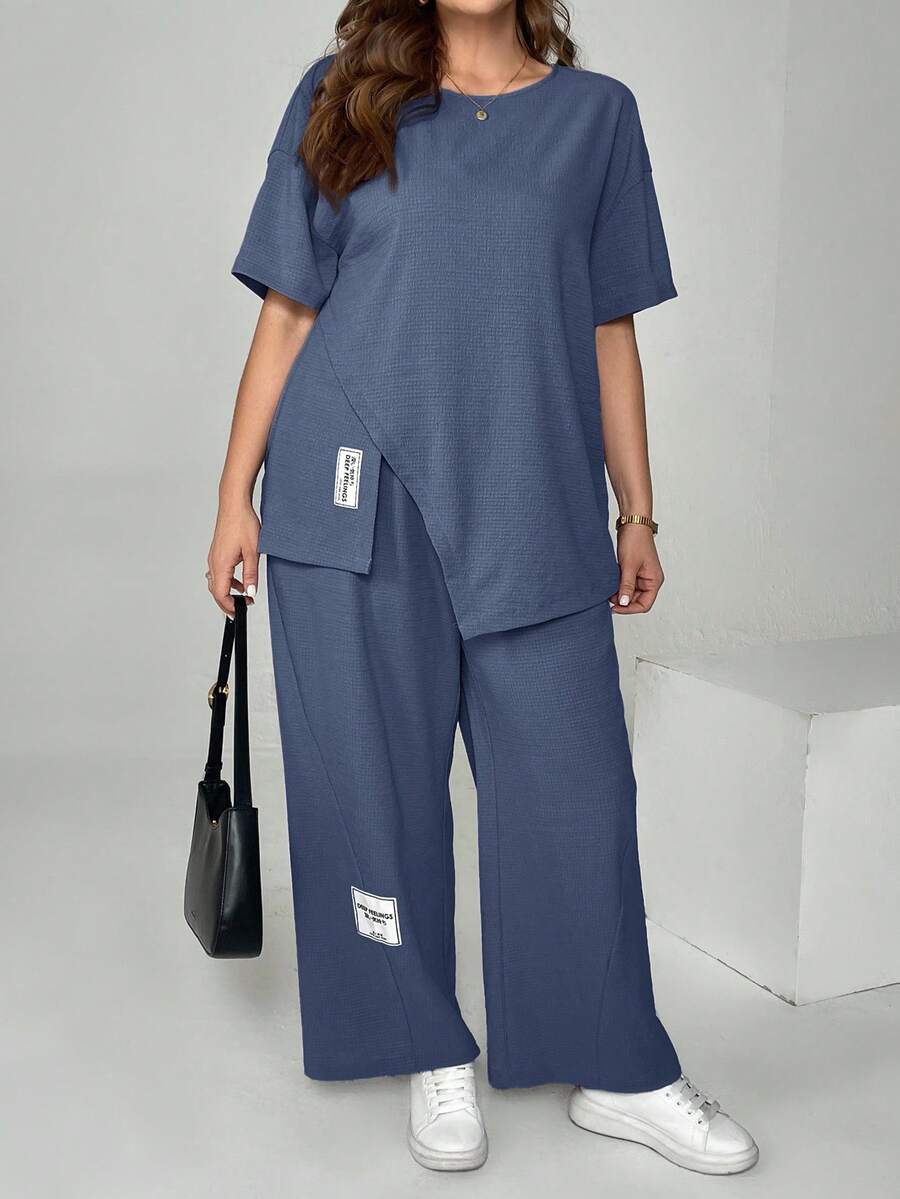 SHEIN Essnce 大码女装春夏时尚休闲宽松舒适日常质感面料两件套短袖上衣和阔腿裤紫色两件套，女士夏季穿搭，机场穿搭，女士居家套装，宽松裤套装，母女装，复古富家女装 - 霧霾藍 - 查看 1