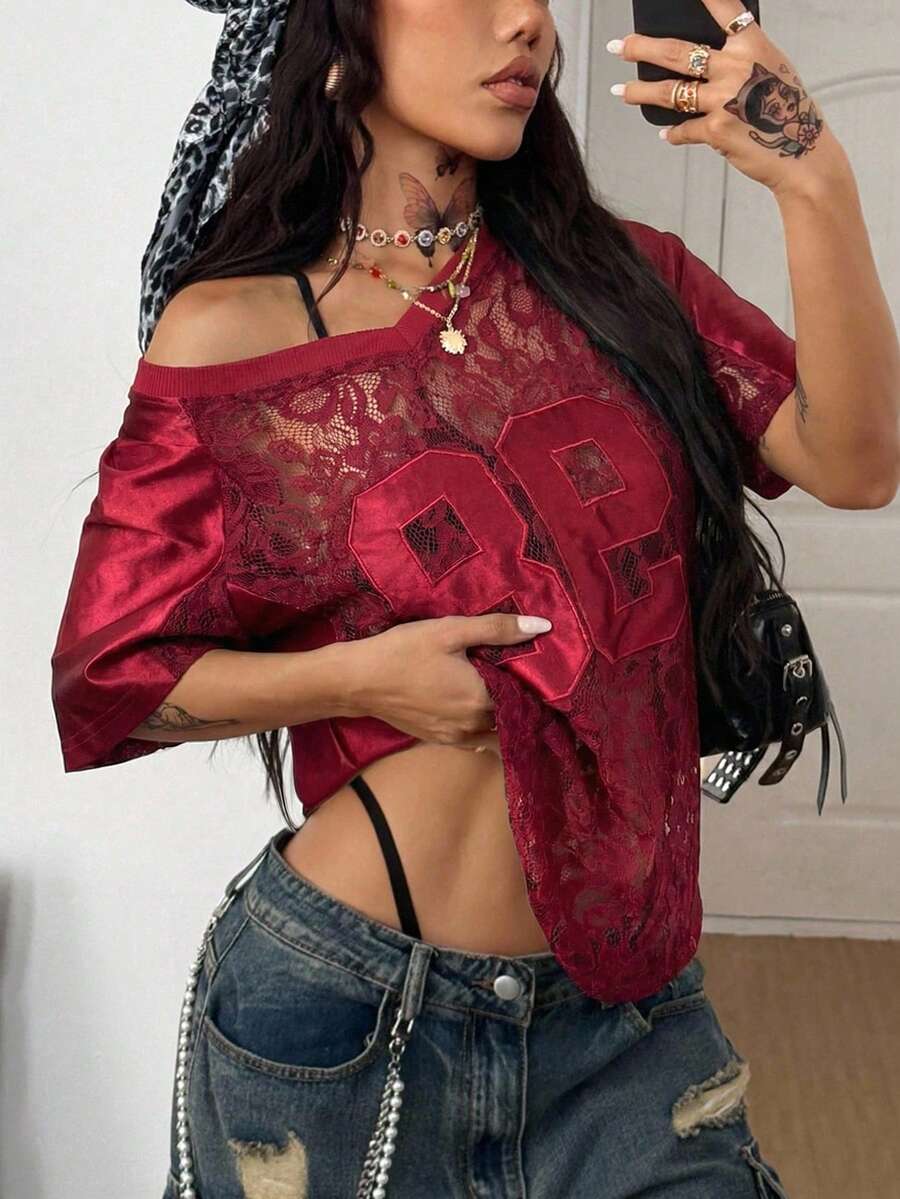 Coolane 男女夏季街头情侣同款Y2K辣妹风仙女风比赛日撞色蕾丝数字图案拼接超大款针织T恤 - 紅色 - 查看 1