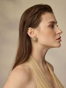 MOTF PREMIUM 全钻爱心耳环 女士轻奢小众设计高端耳钉 气质耳环 - 金色 - 查看 7